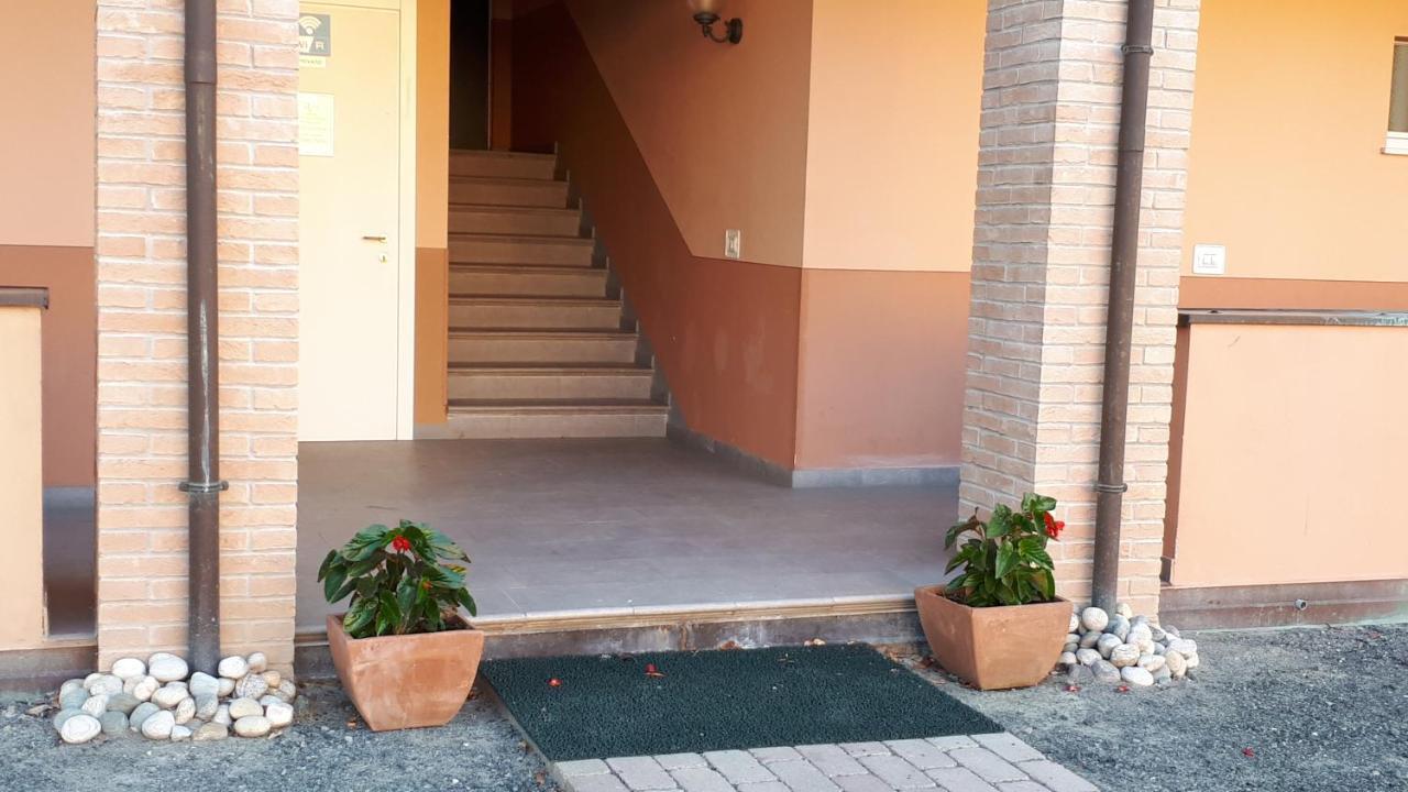 Villa Meli Lupi - Residenze Temporanee Parma Exteriör bild