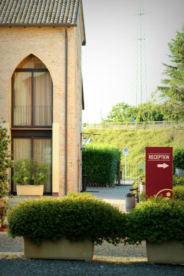 Villa Meli Lupi - Residenze Temporanee Parma Exteriör bild