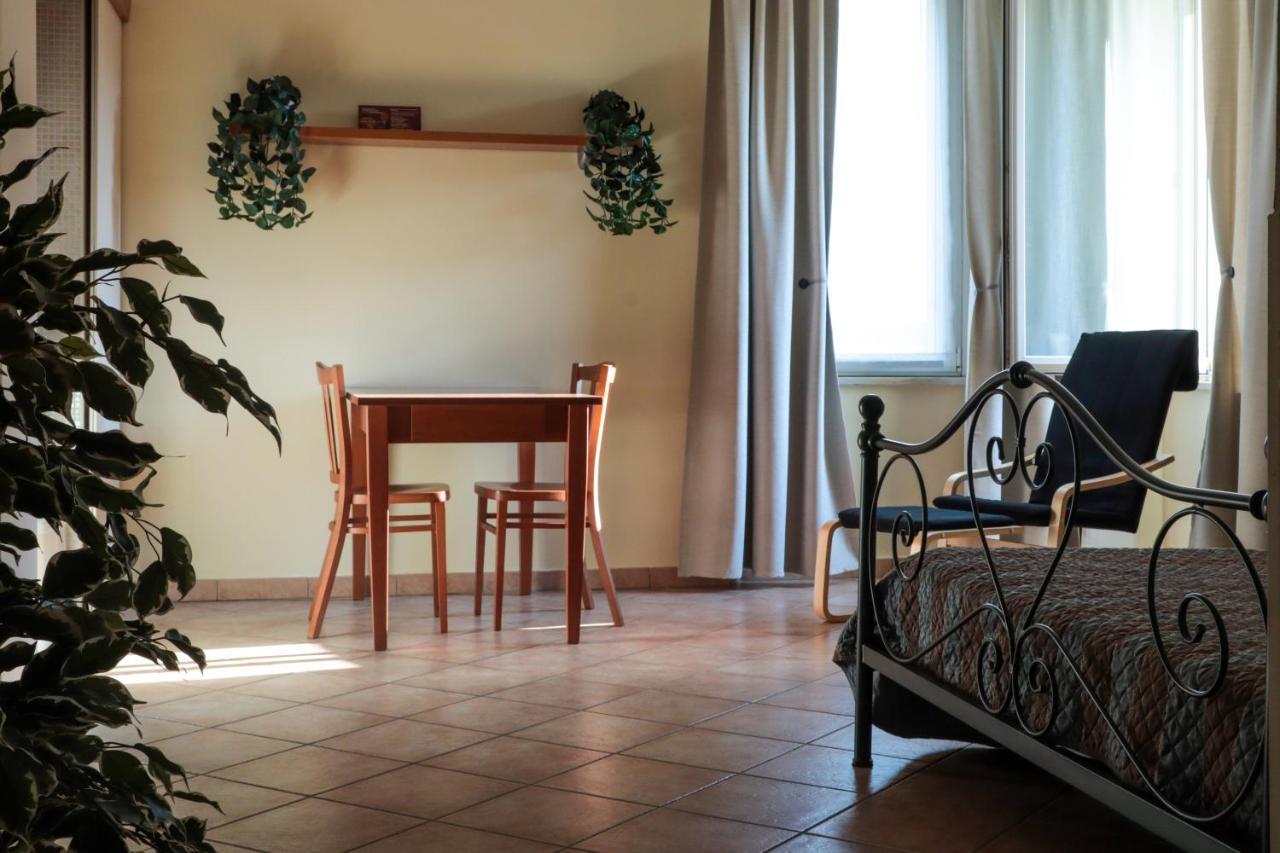 Villa Meli Lupi - Residenze Temporanee Parma Exteriör bild