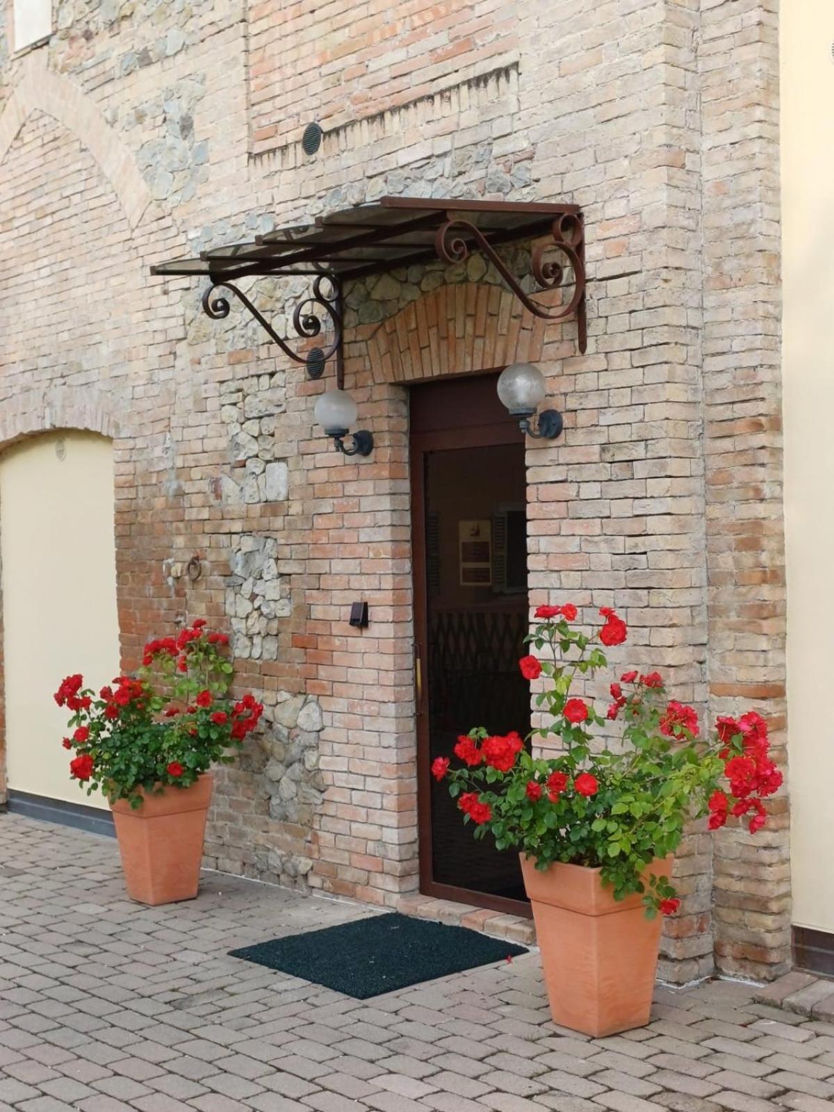 Villa Meli Lupi - Residenze Temporanee Parma Exteriör bild