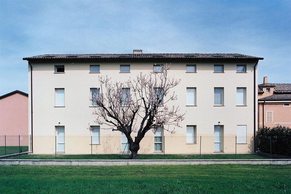 Villa Meli Lupi - Residenze Temporanee Parma Exteriör bild