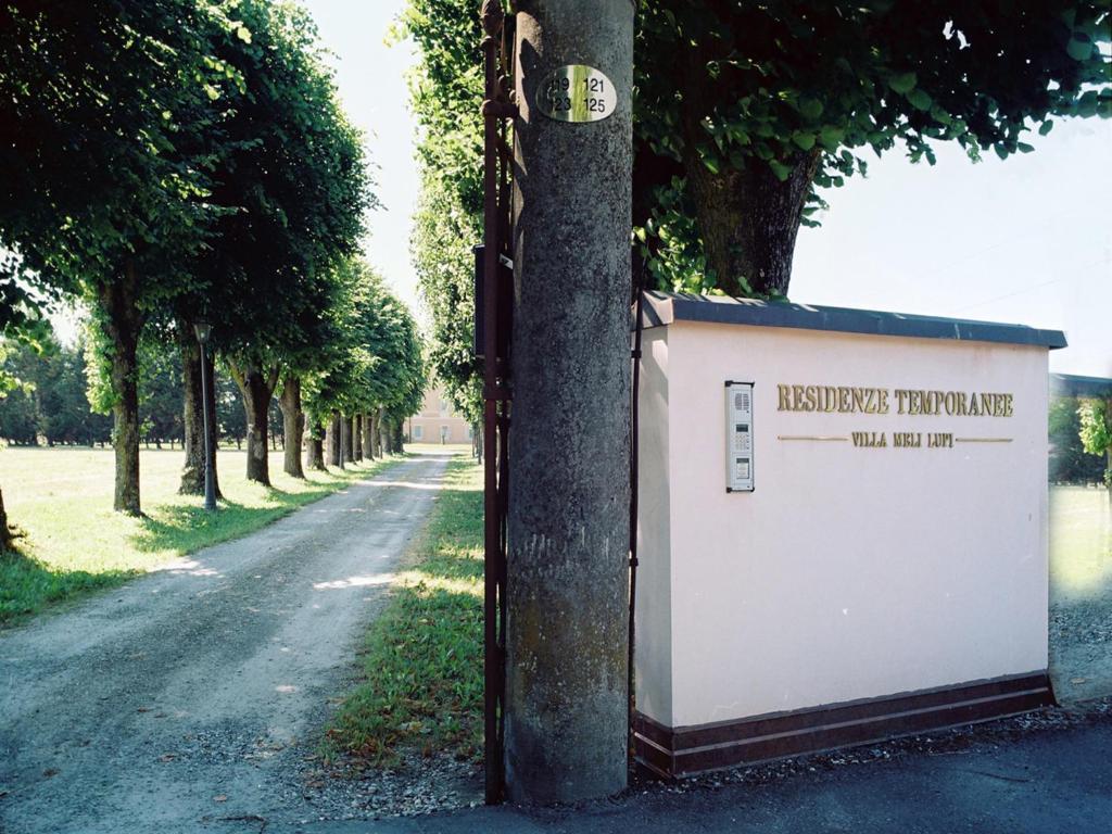 Villa Meli Lupi - Residenze Temporanee Parma Exteriör bild