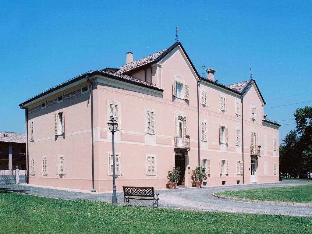 Villa Meli Lupi - Residenze Temporanee Parma Exteriör bild