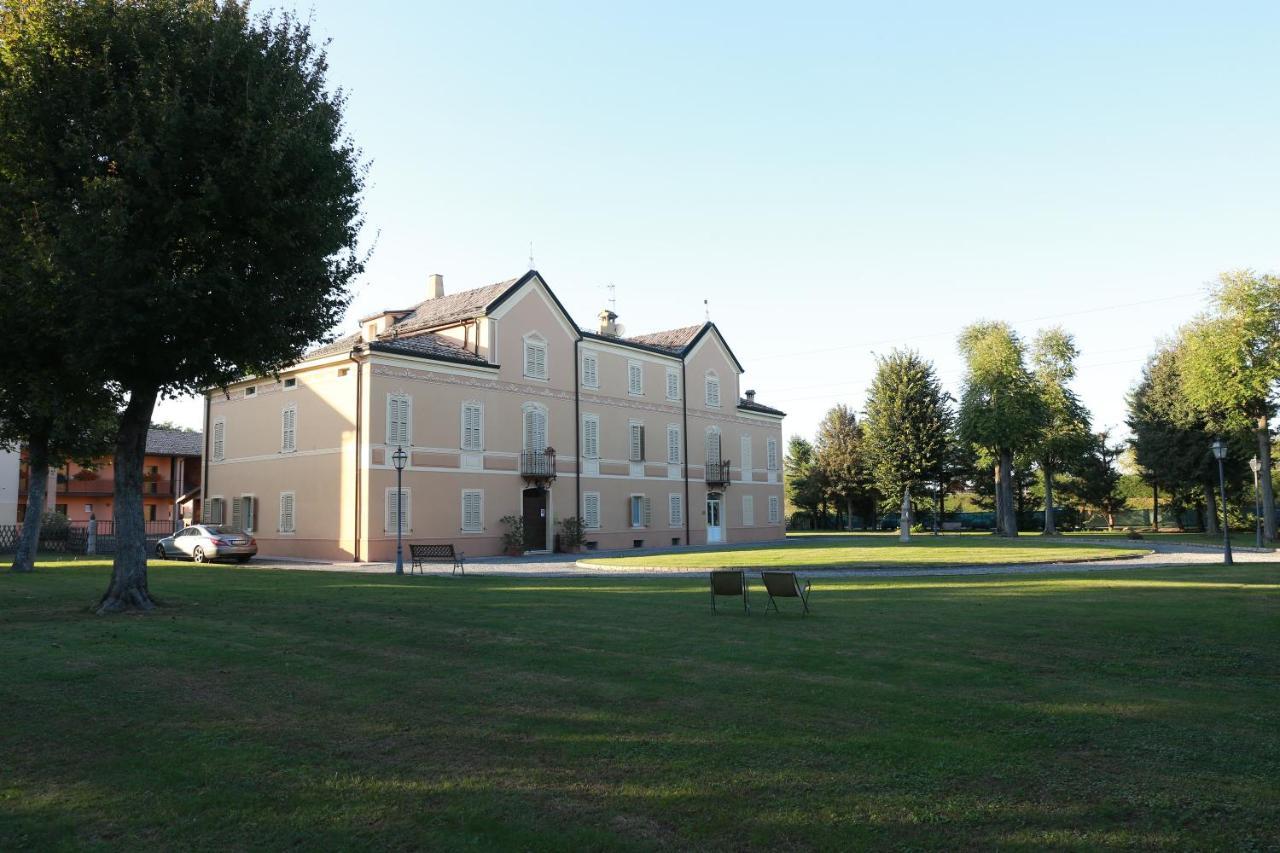 Villa Meli Lupi - Residenze Temporanee Parma Exteriör bild